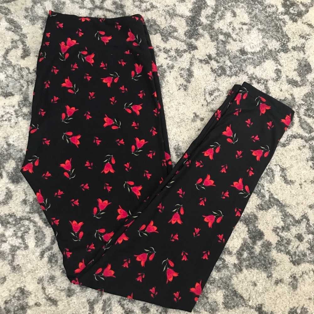 NWOT Lularoe OS leggings